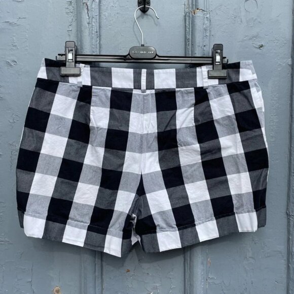 Ann Taylor Loft shorts Black White Oversize Plaid check, size 10 - Picture 2 of 7